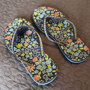 Vera Bradley flip flops